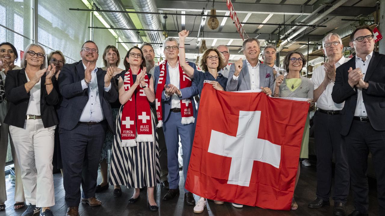 Schweizer lehnen Einwohner-Obergrenze laut Hochrechnung ab