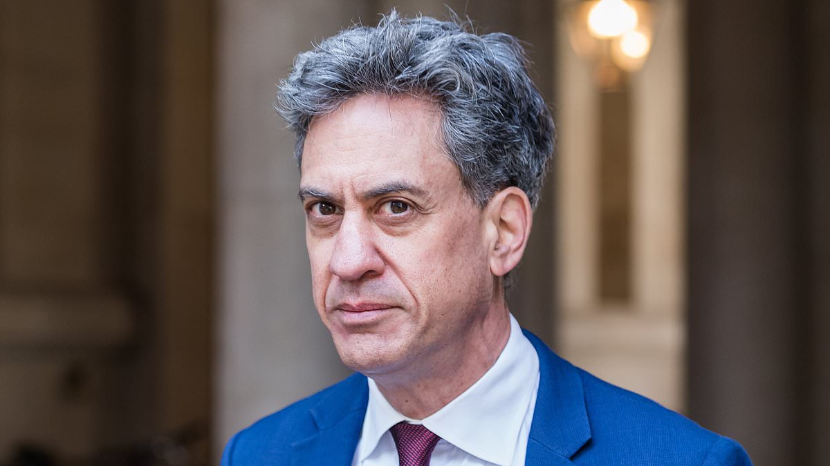 Starmer v Miliband, round two: PM 'slashes EV targets' after Net Zero Secretary resisted spending cuts to help fund defence