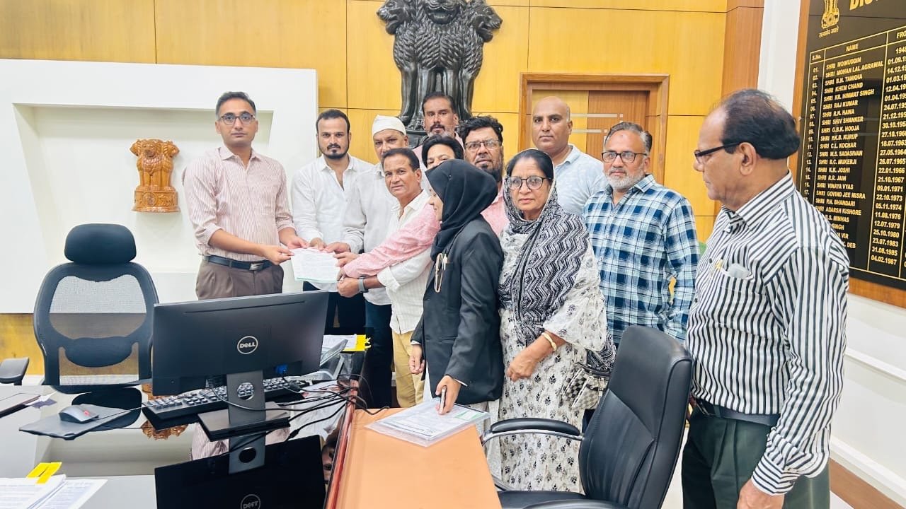 पैगंबर की शान में गुस्ताखी और सीमावर्ती क्षेत्रों में दरगाहें व मस्जिद-मदरसे तोड़ने से मुस्लिम समाज में आक्रोश।