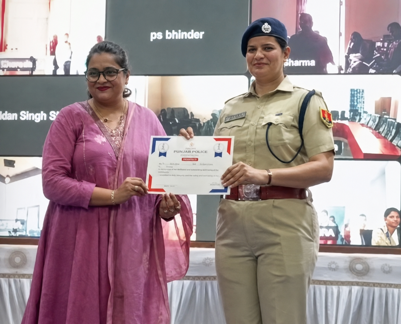 महिला सुरक्षा एवं जागरूकता के क्षेत्र में उल्लेखनीय योगदान देने वाली महिलाओं का सम्मान
