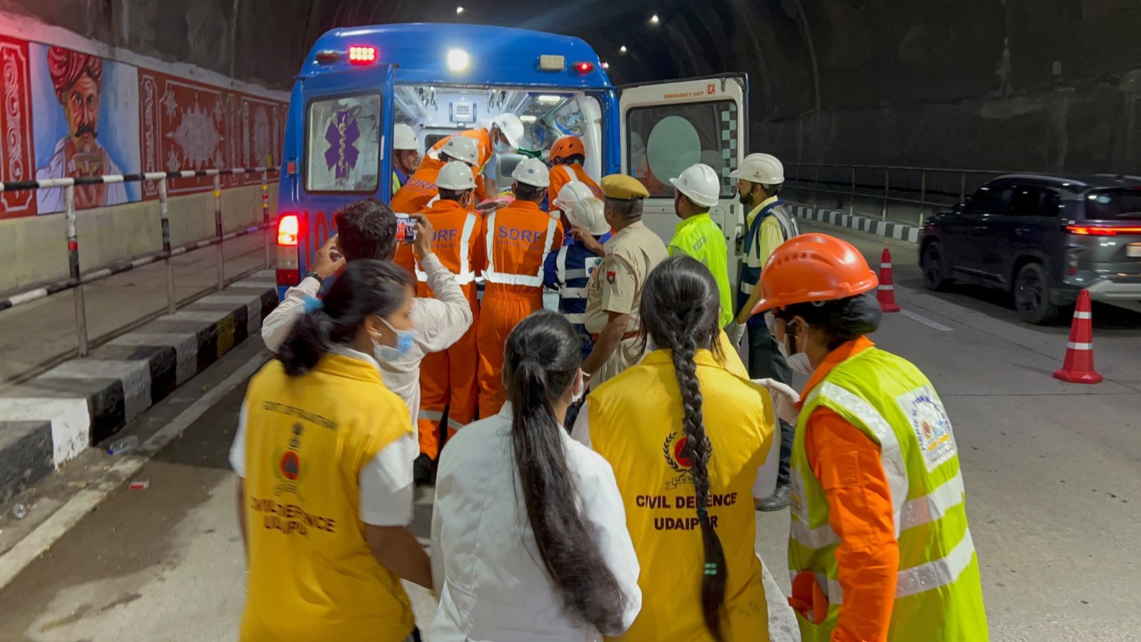 चीरवा टनल में पहाड़ गिरने की सूचना पर मचा हड़कंप, NDRF-SDRF समेत सभी एजेंसियों ने मॉक ड्रिल में दिखाया दम
