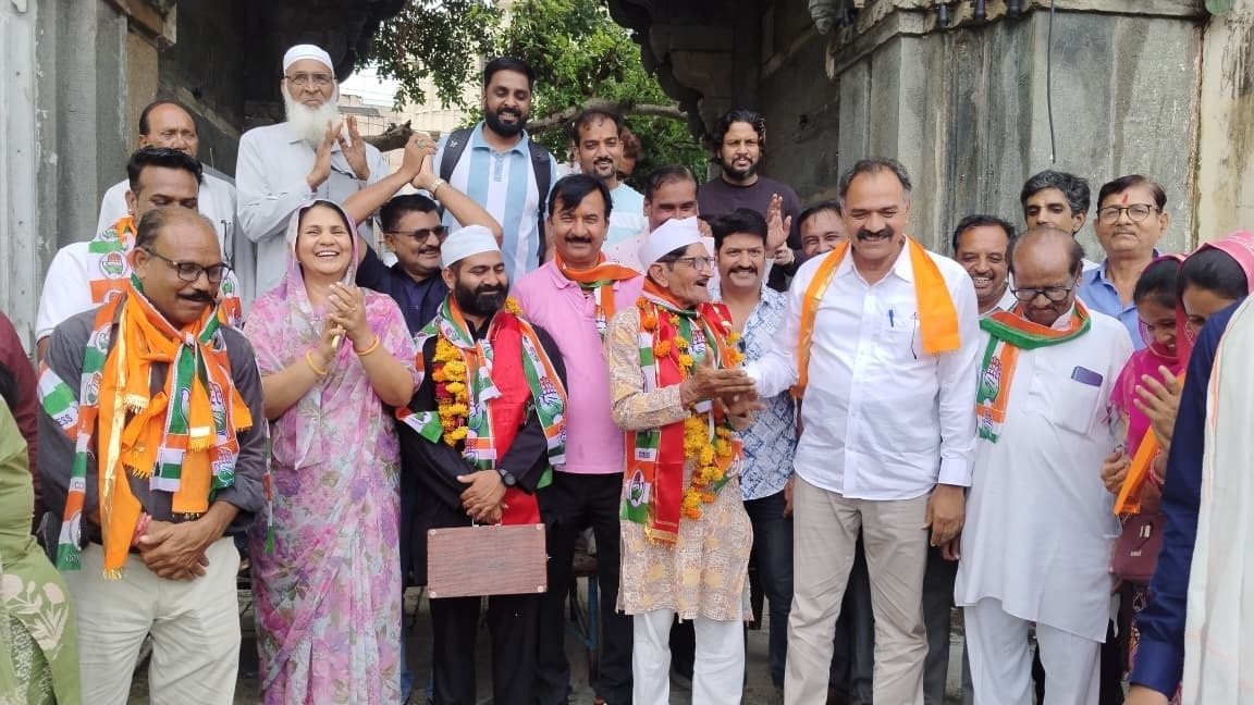 रात की आंधी बारीश भी नहीं तोड़ सकी अनशनकारीयों का हौंसला