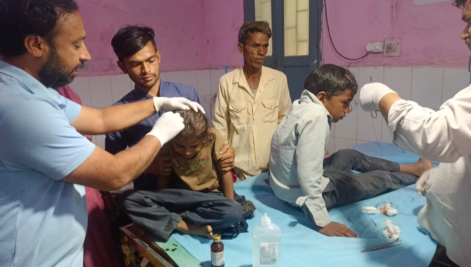 स्कूल की छत का प्लास्टर गिरा, तीन बच्चे घायल होने पर मचा हड़कंप, सुरक्षा पर सवाल !